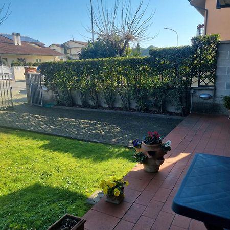 Bed And Breakfast Catherina Ponsacco Exterior foto